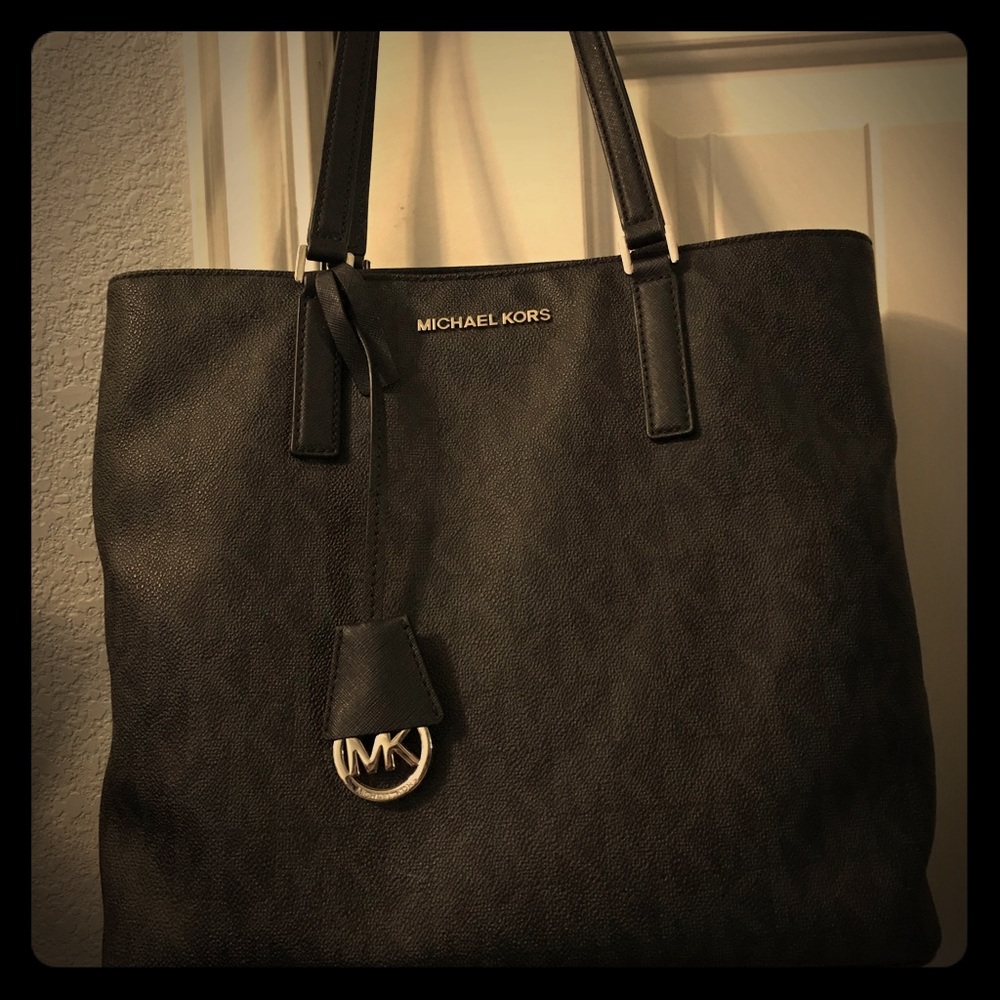 ‼️CLOSET CLEAN OUT‼️Michael Kors tote